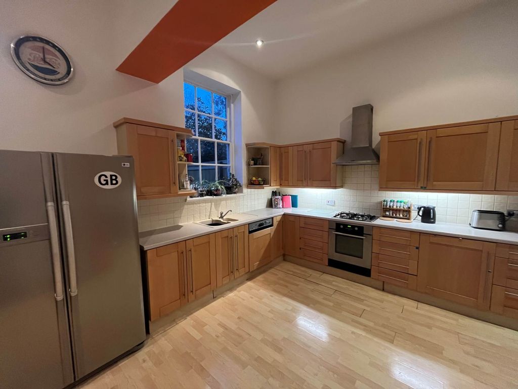 Property photo 3 of 4