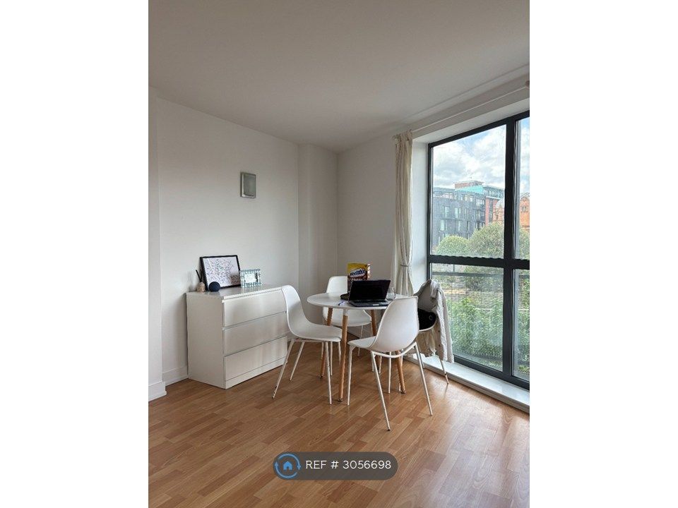 Property photo 3 of 16 Dining Area