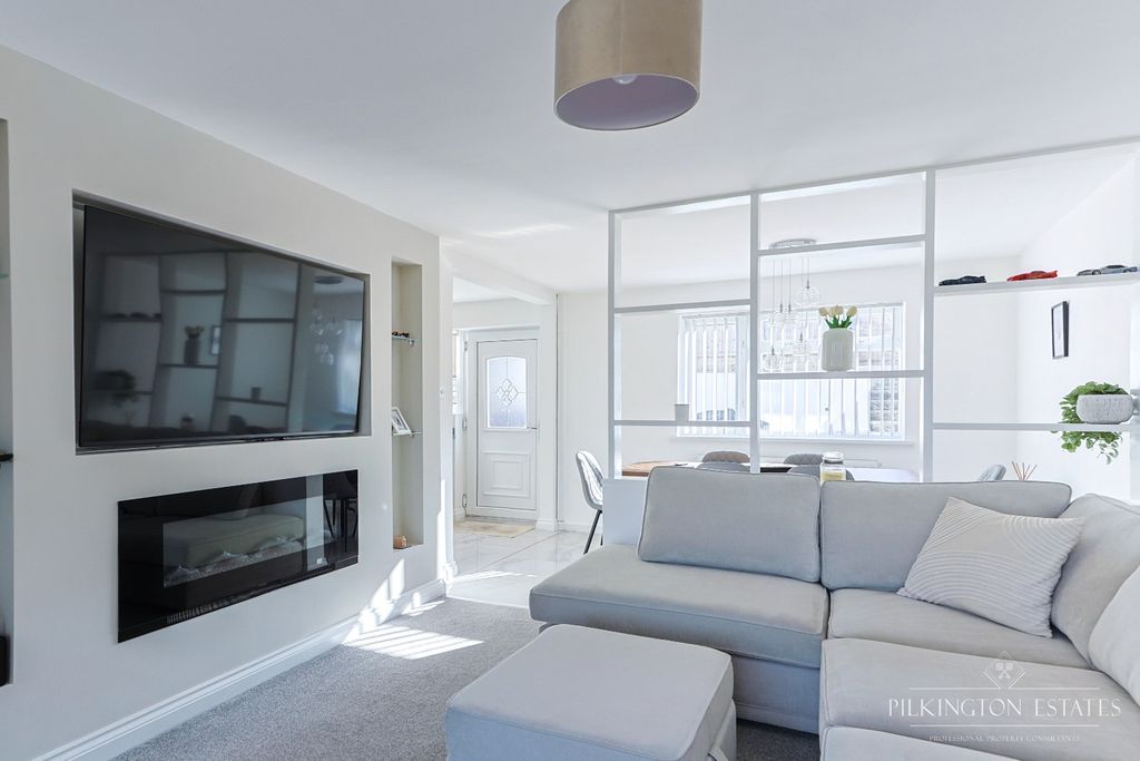 Property photo 3 of 16 5057863