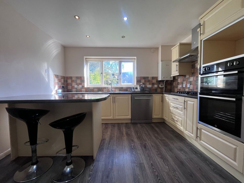 Property photo 2 of 41 Picture No. 43