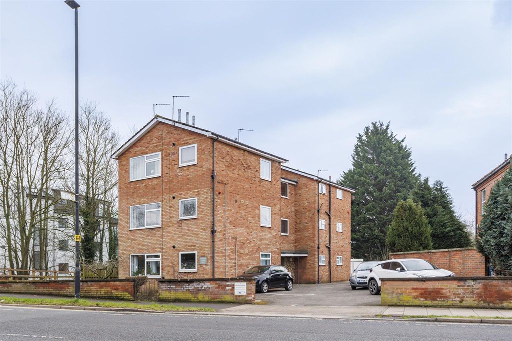 Property photo 1 of 17 4_Heworth_Court__1.Jpg