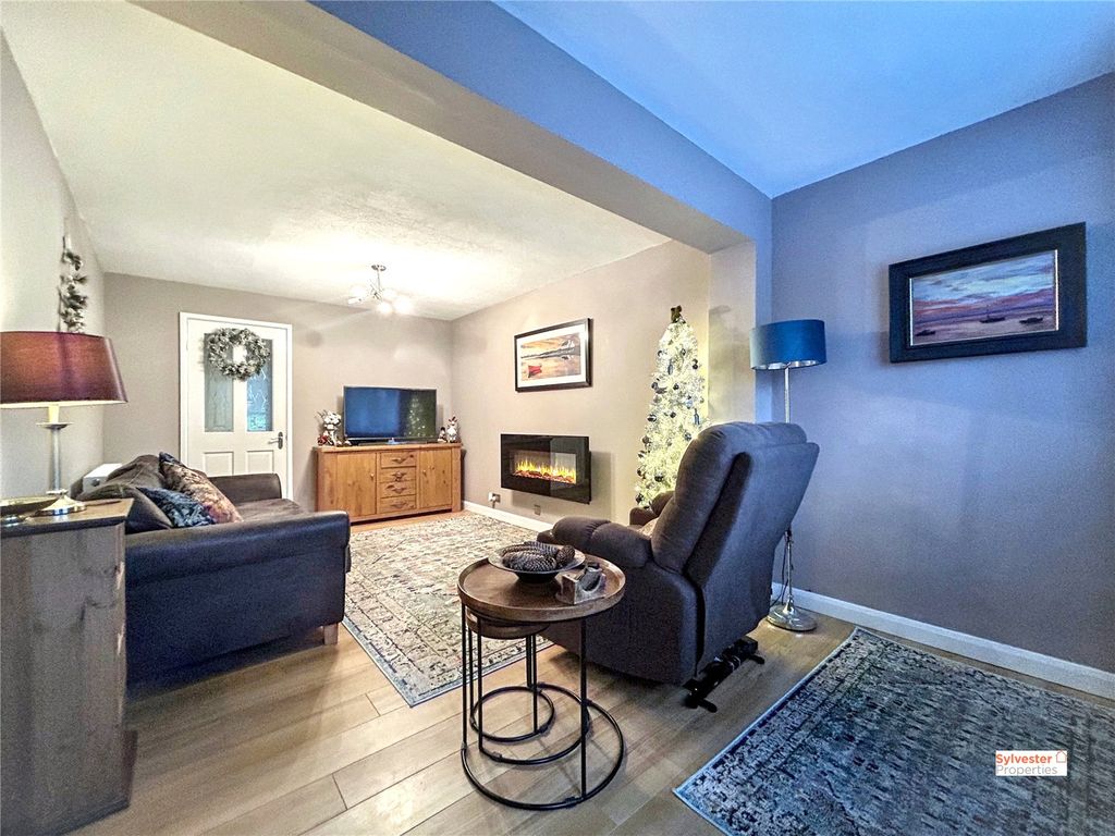 Property photo 2 of 27 Picture No. 19