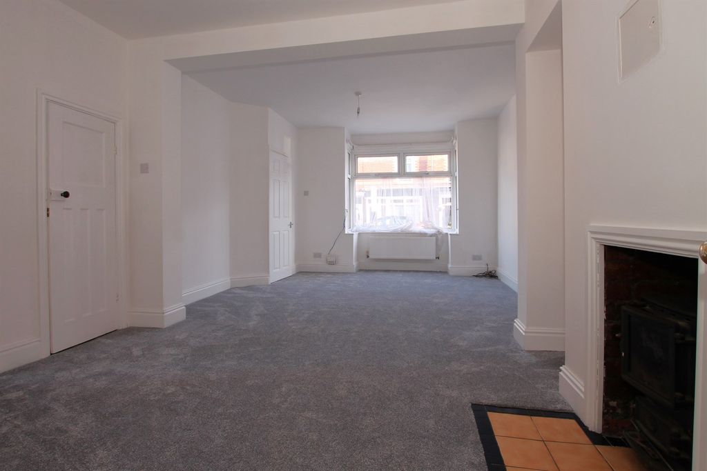 Property photo 3 of 14 (Main)