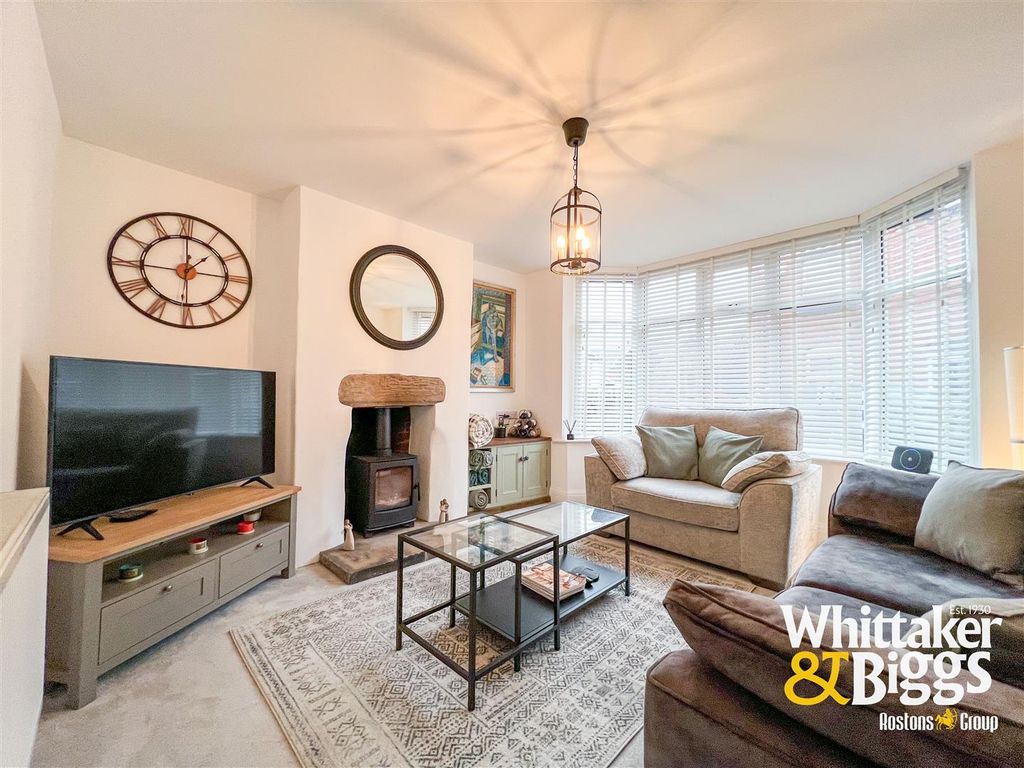 Property photo 2 of 31 Sitting Room