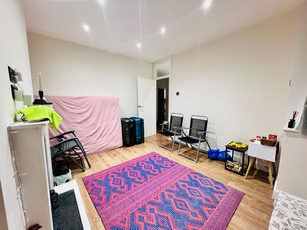Property photo 3 of 9 Image Ha2 0Pp (3)