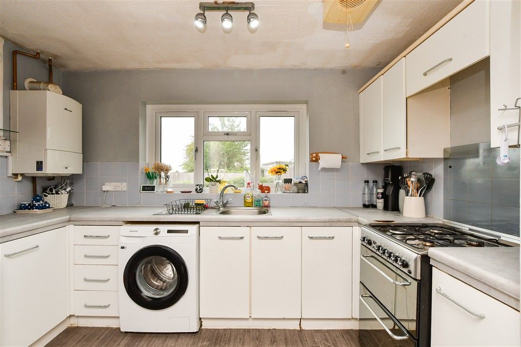 Property photo 3 of 12 Kitchen