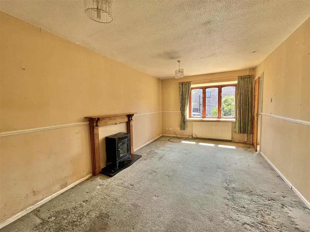 Property photo 3 of 9 Living Room