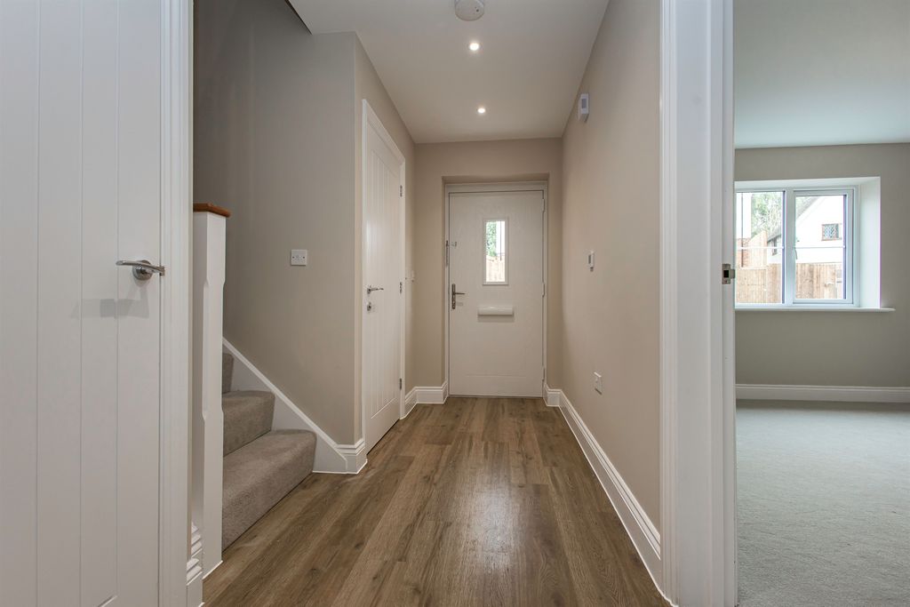 Property photo 2 of 25