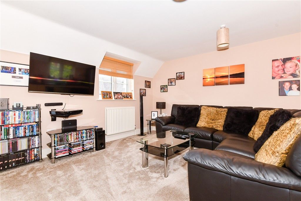 Property photo 3 of 8 Kitchen/Lounge/Diner