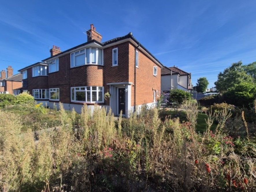 Property photo 2 of 14