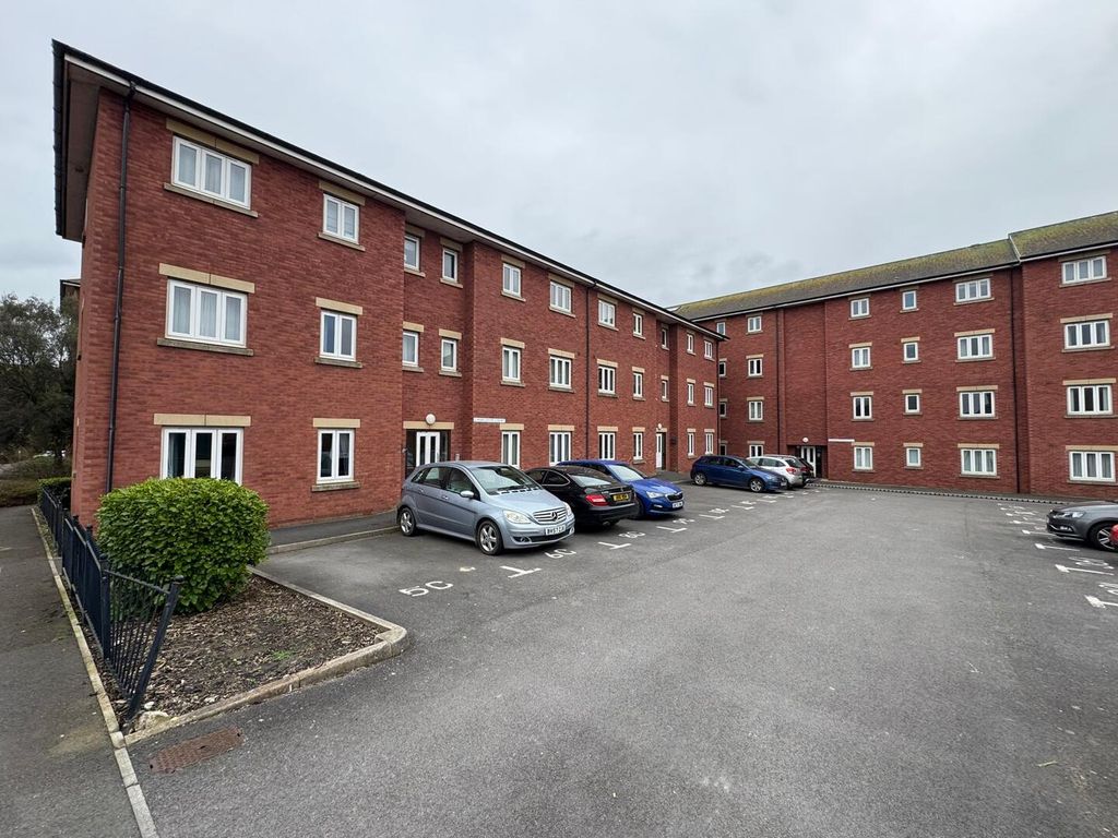 Property photo 1 of 10 Front (Exterior)