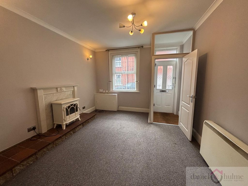 Property photo 2 of 19 d9d2628B-6644-475F-Af98-75d5B30d3288