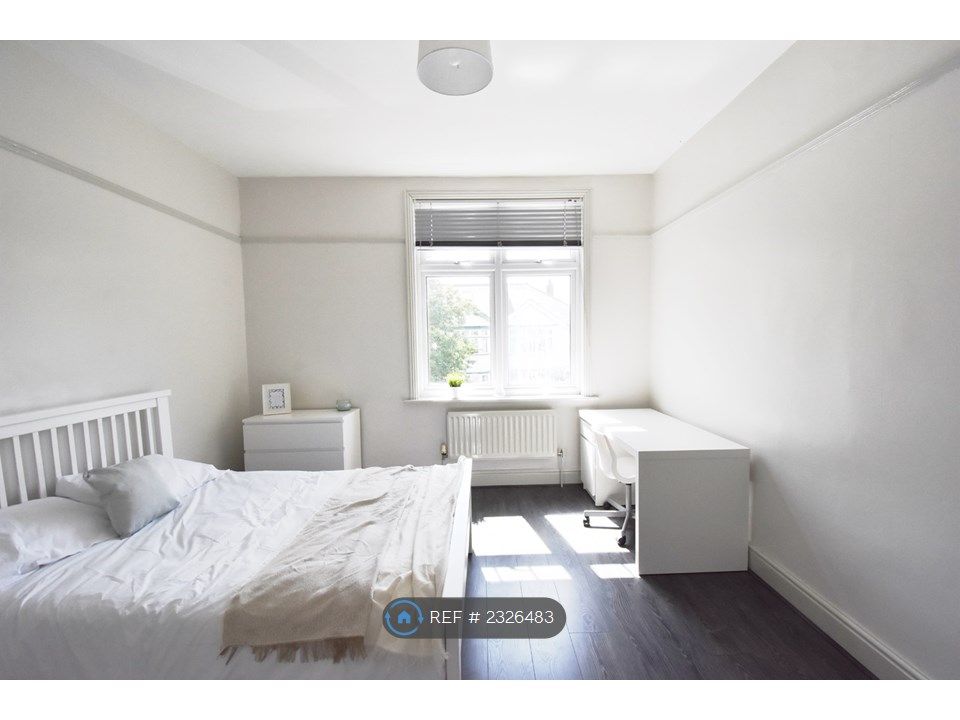 Property photo 1 of 12 Bedroom 2