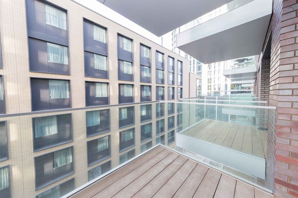 Property photo 3 of 16 Balcony