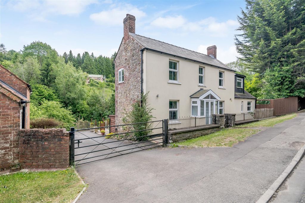 Property photo 1 of 57