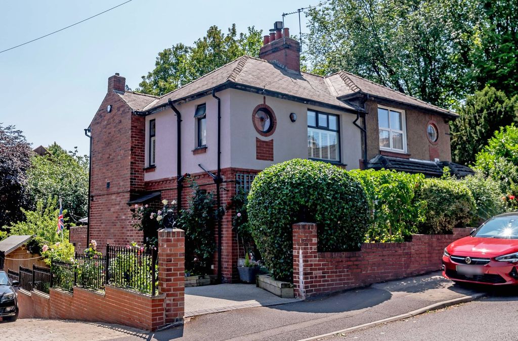 Property photo 1 of 33