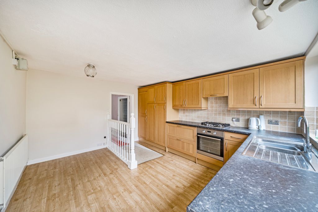 Property photo 2 of 20 131438015685A6dc7d4Fb4