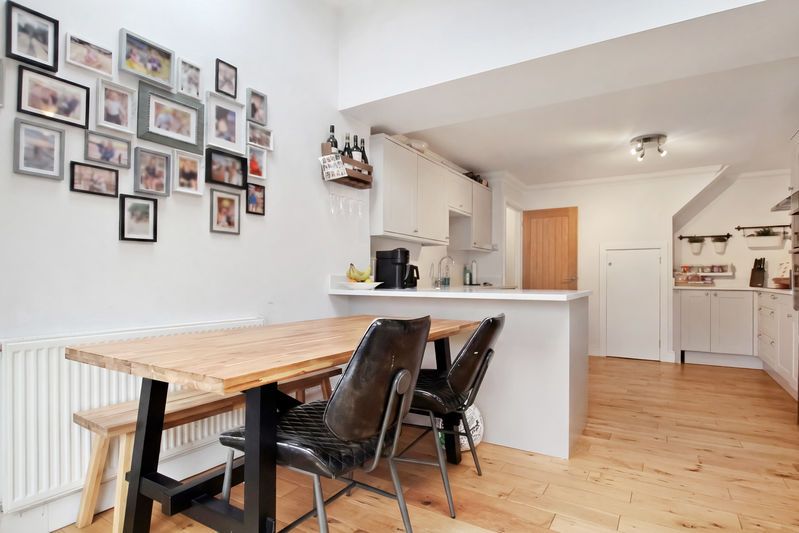 Property photo 3 of 16 Photo 5