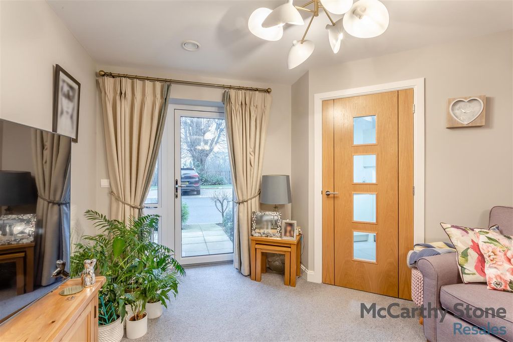 Property photo 1 of 25 8677390-Interior08.Jpg