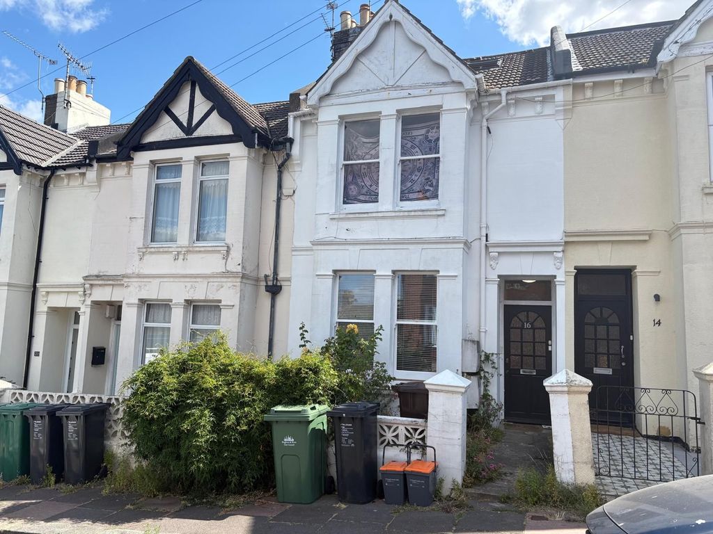 Property photo 1 of 12