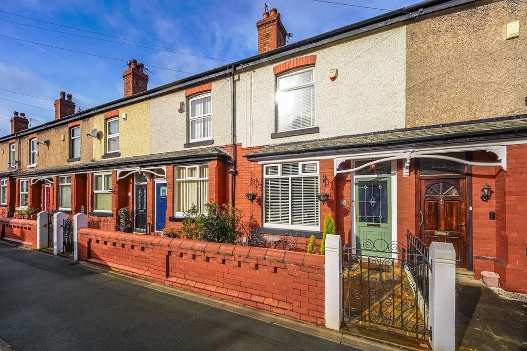 Property photo 1 of 16 Front