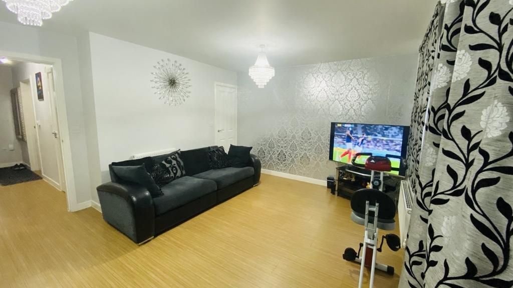 Property photo 2 of 18