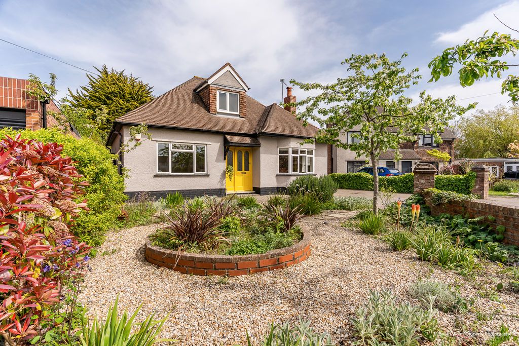 Property photo 1 of 19 Photo 4