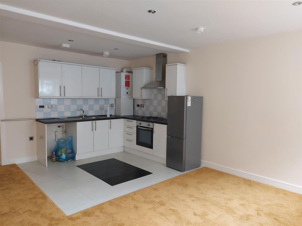 Property photo 2 of 8 Kitchen.Jpg