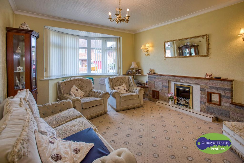 Property photo 2 of 27 19 Elizabeth Road (11).Jpg