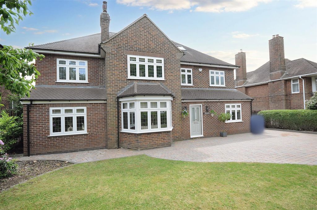 Property photo 1 of 34