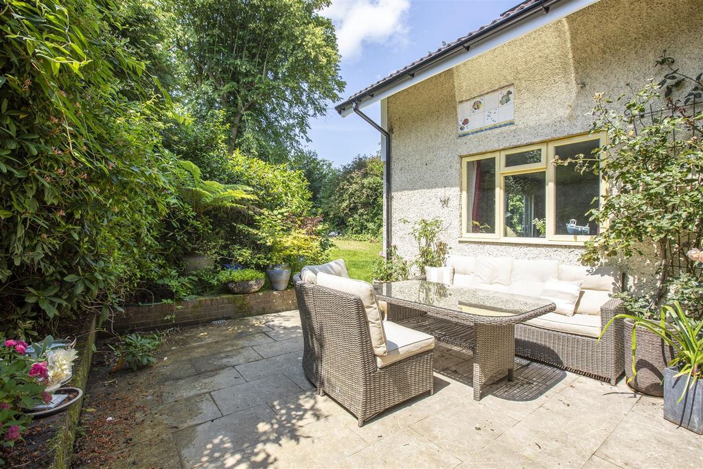Property photo 3 of 18