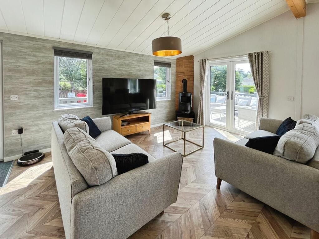 Property photo 3 of 19 5136423
