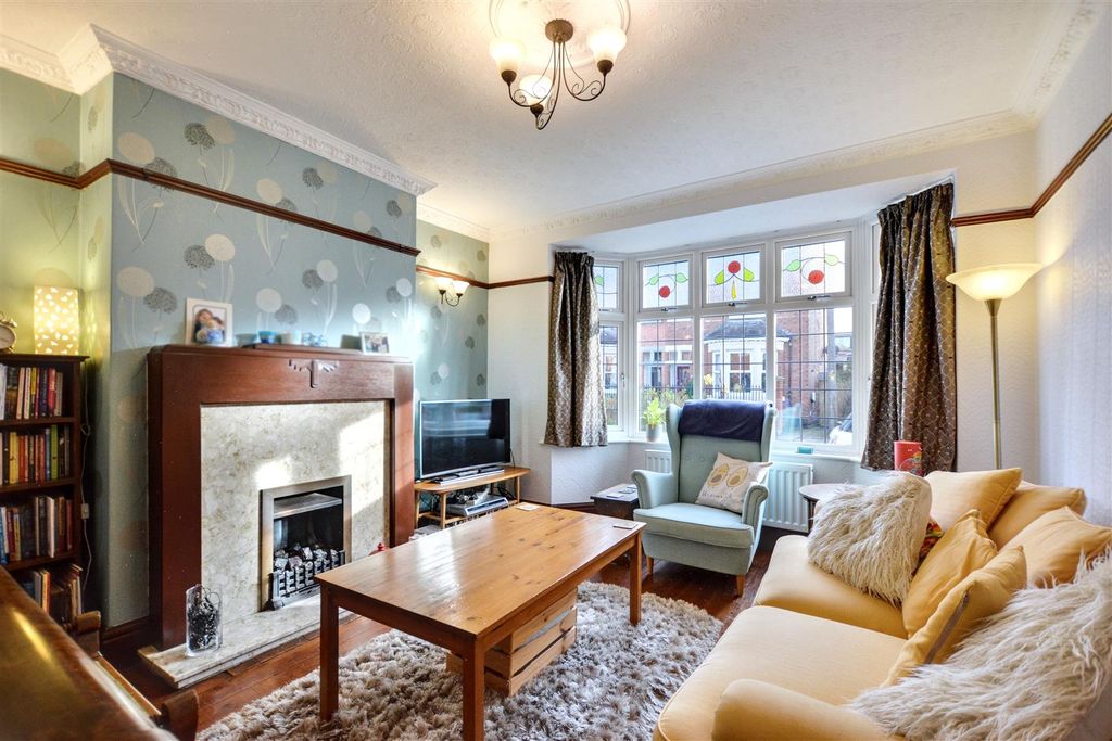 Property photo 2 of 22 Lounge_1.Jpeg