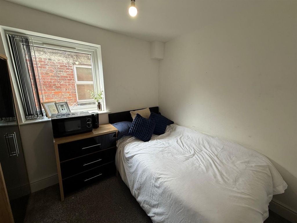 Property photo 2 of 5 Rm 6 21 Woodhouse1.Jpeg