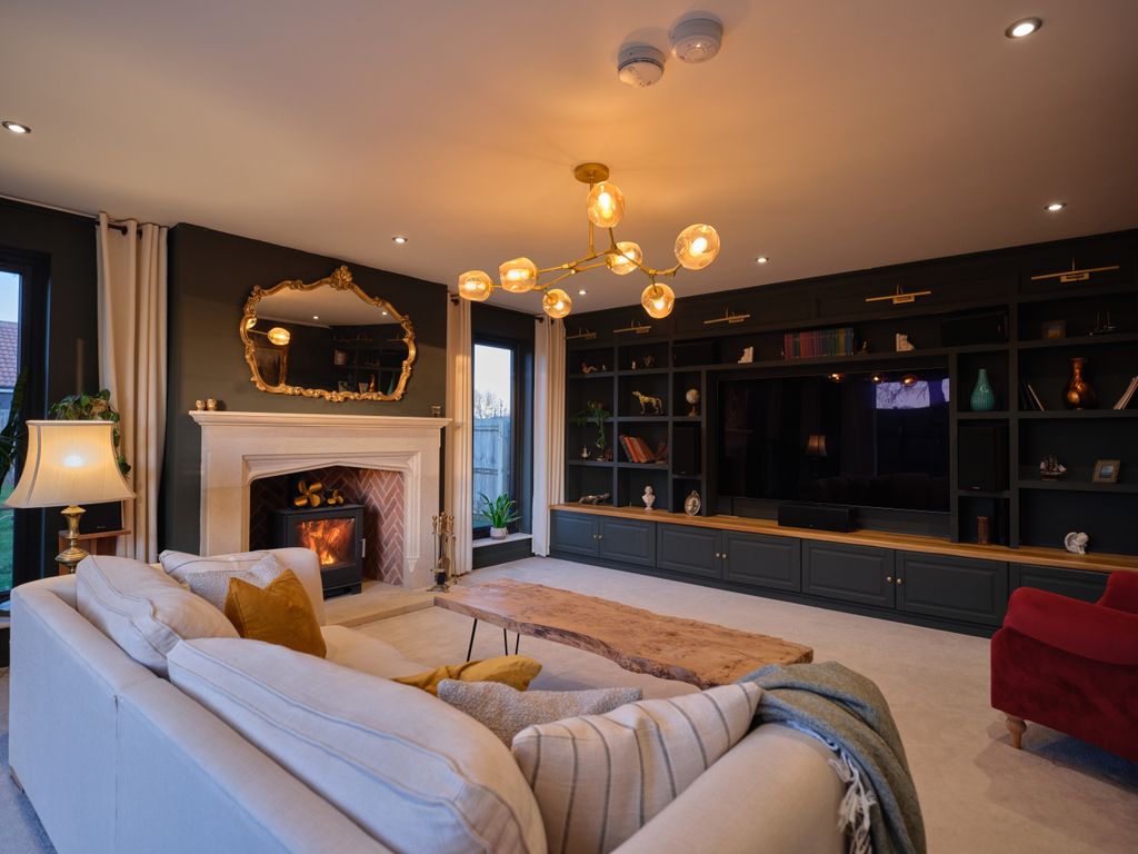 Property photo 3 of 27