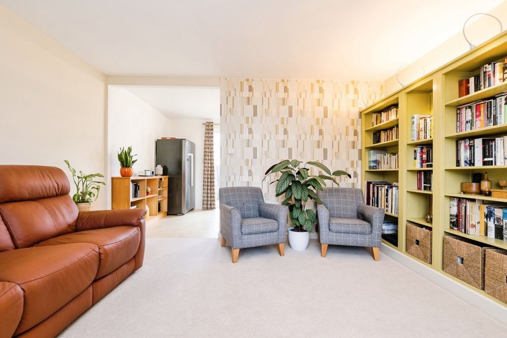 Property photo 2 of 16 Pbox-Img.Jpg