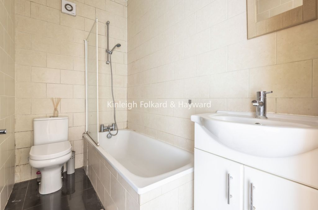 Property photo 2 of 7 B4c3B9Bd-3Ebb-408E-8