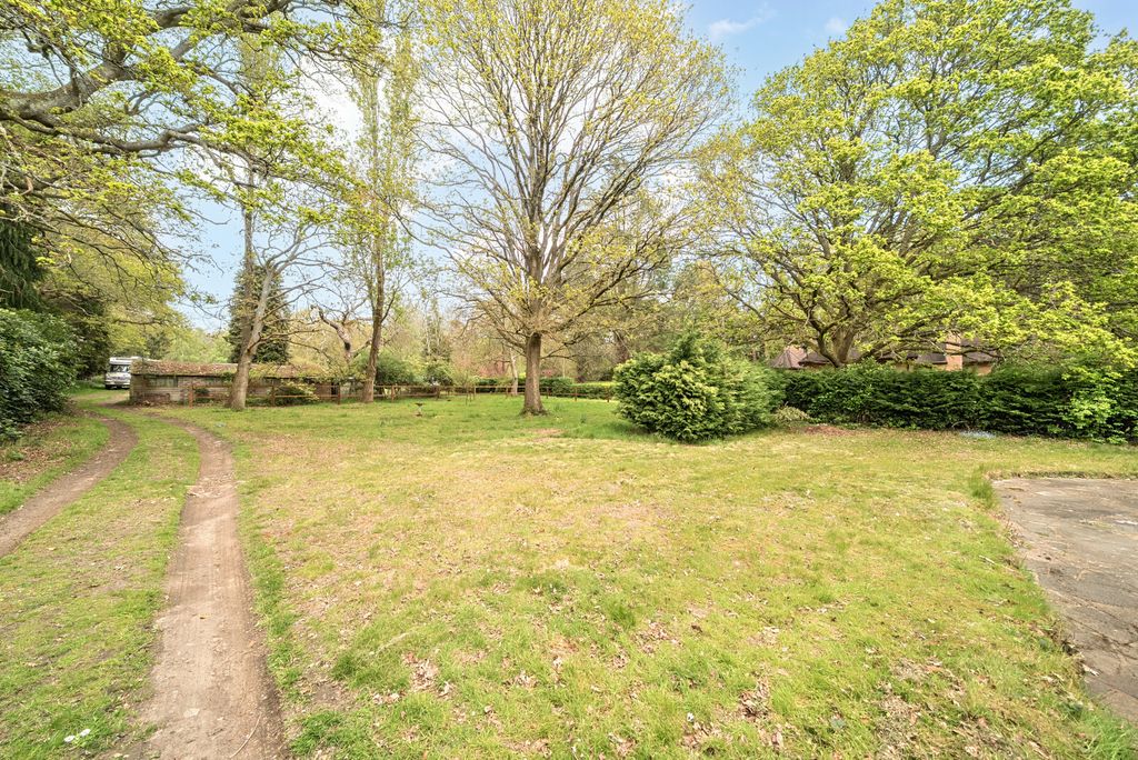 Property photo 2 of 20 Garden