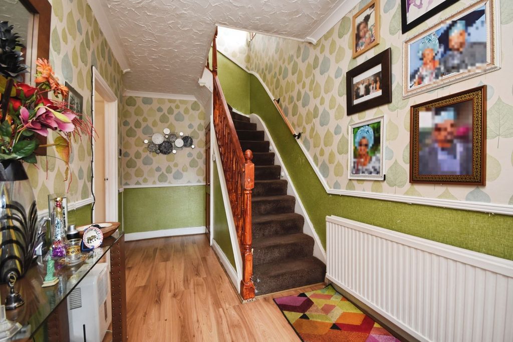 Property photo 2 of 16 Photo
