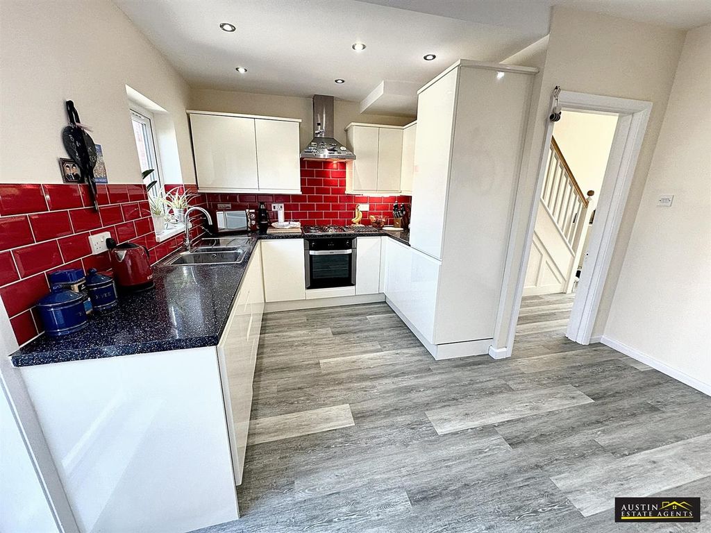 Property photo 2 of 14