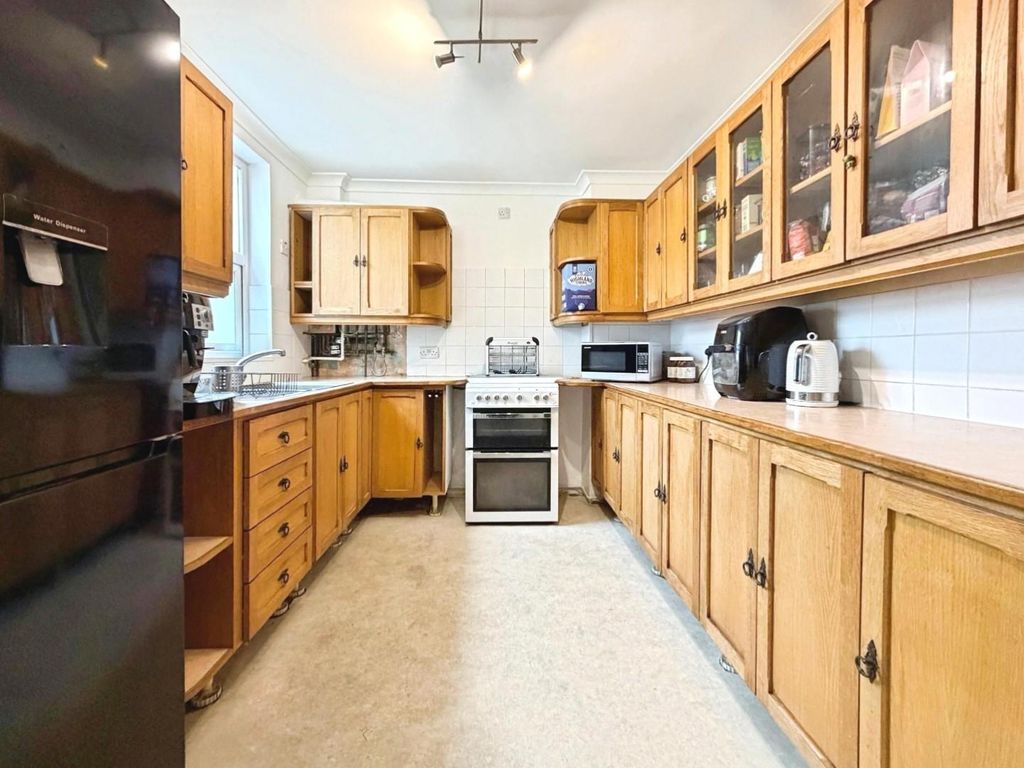 Property photo 2 of 21 Kitchen