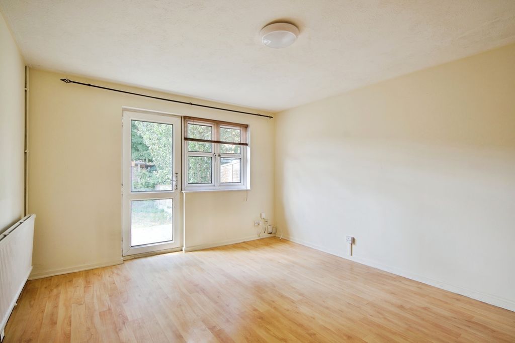 Property photo 3 of 19 Pbox-Img.Jpg