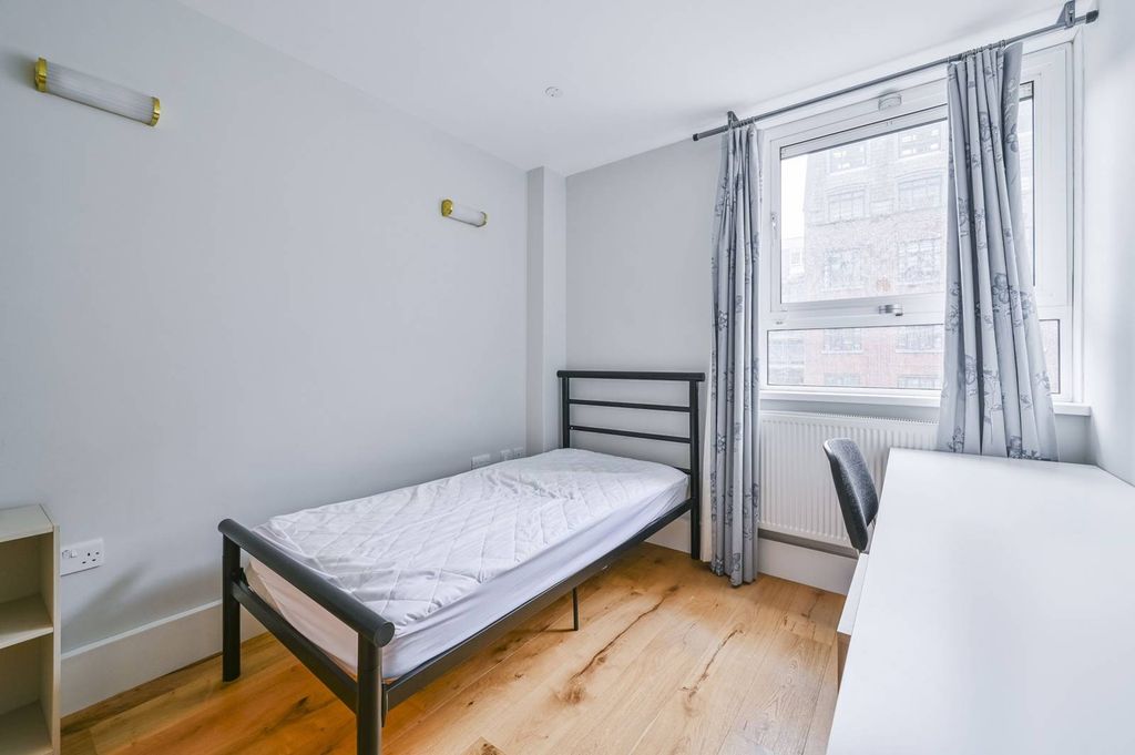 Property photo 2 of 8