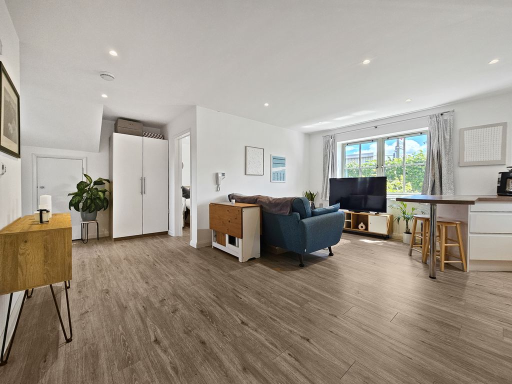 Property photo 2 of 9 20250530122054