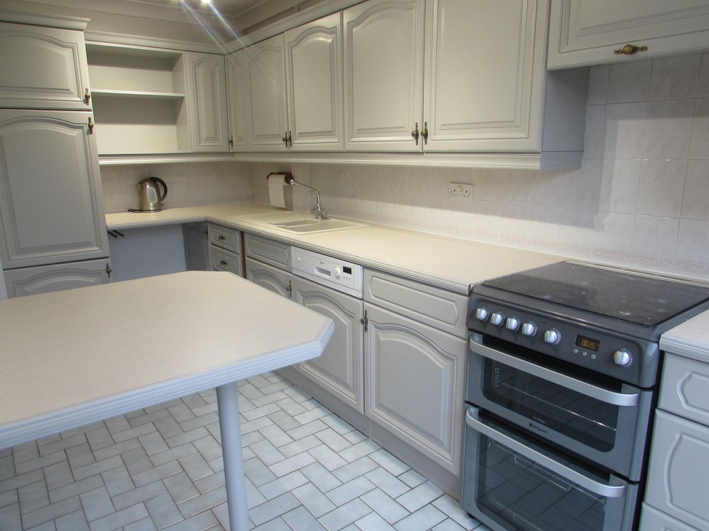 Property photo 2 of 17 Kitchen