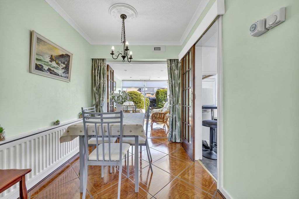 Property photo 2 of 23