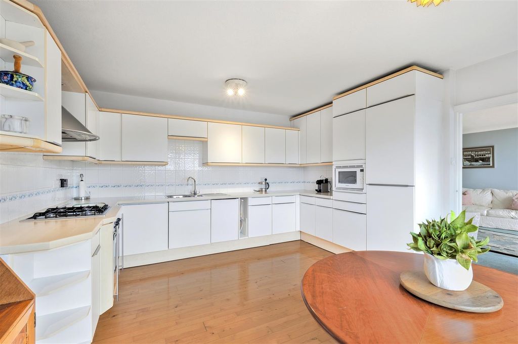 Property photo 3 of 19 7 Hayes Court -3.Jpg