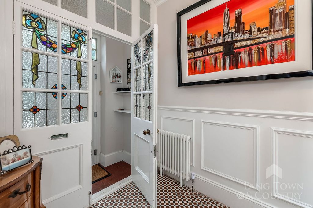 Property photo 3 of 33