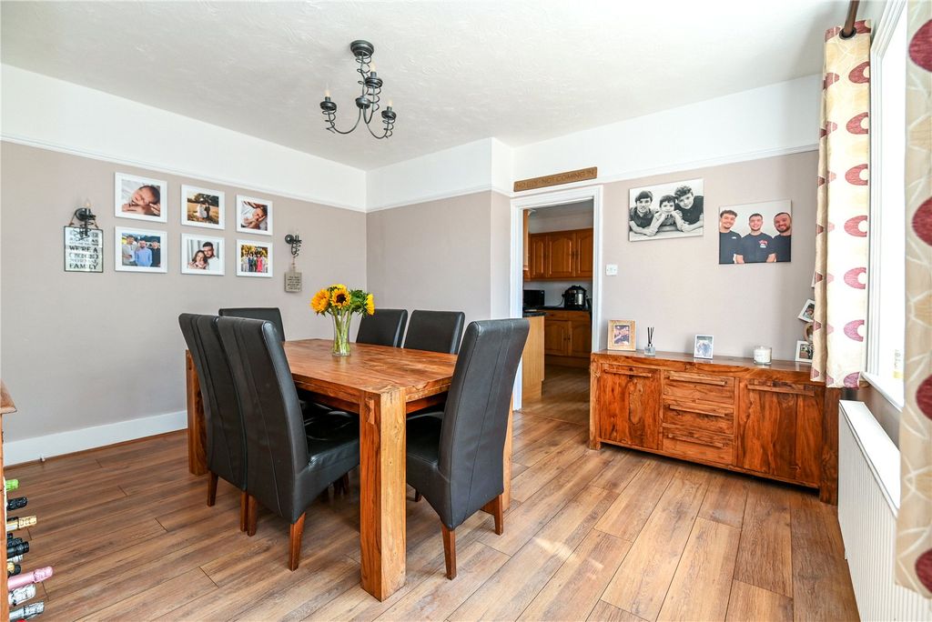 Property photo 3 of 21 Picture No. 04
