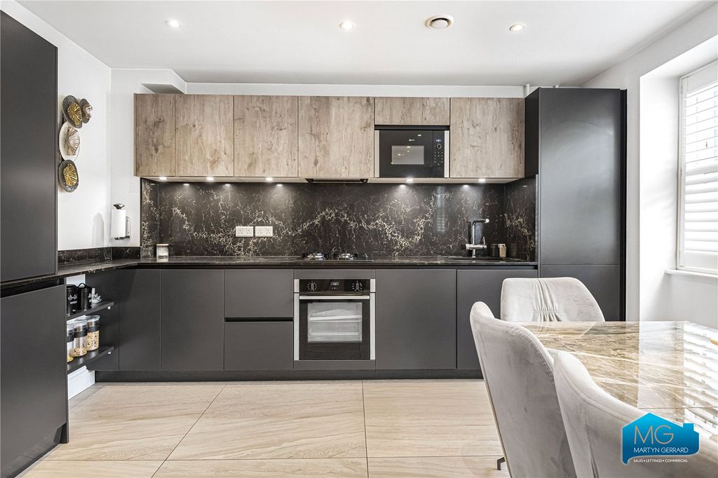 Property photo 2 of 20 Picture No. 40